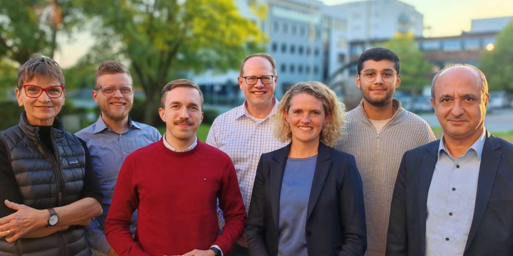 Bild von den ersten sieben Listenplätze des FDP Kreisverbands Groß-Gerau: Eva-Maria Finck-Hanebuth, Ramon Rößler, Brian Röcken, Peter Engemann, Johanna von Trotha, Ajeet Ahmad und Abdullah Sert (von links nach rechts)