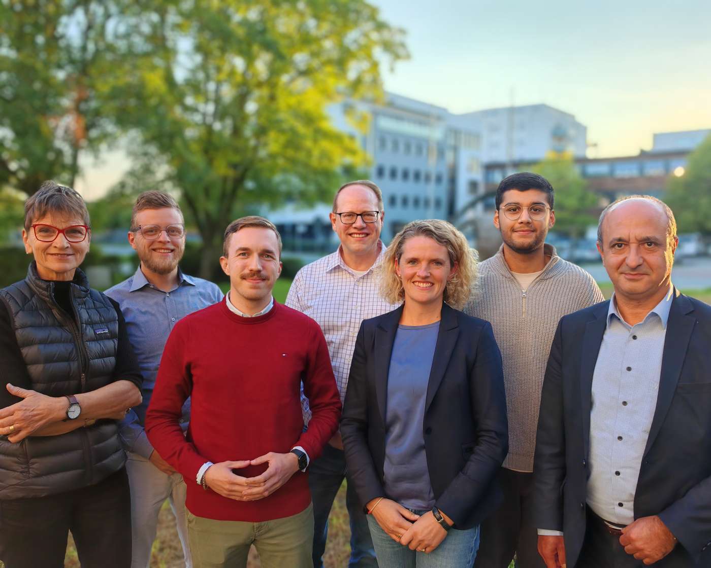 Bild von den ersten sieben Listenplätze des FDP Kreisverbands Groß-Gerau: Eva-Maria Finck-Hanebuth, Ramon Rößler, Brian Röcken, Peter Engemann, Johanna von Trotha, Ajeet Ahmad und Abdullah Sert (von links nach rechts)